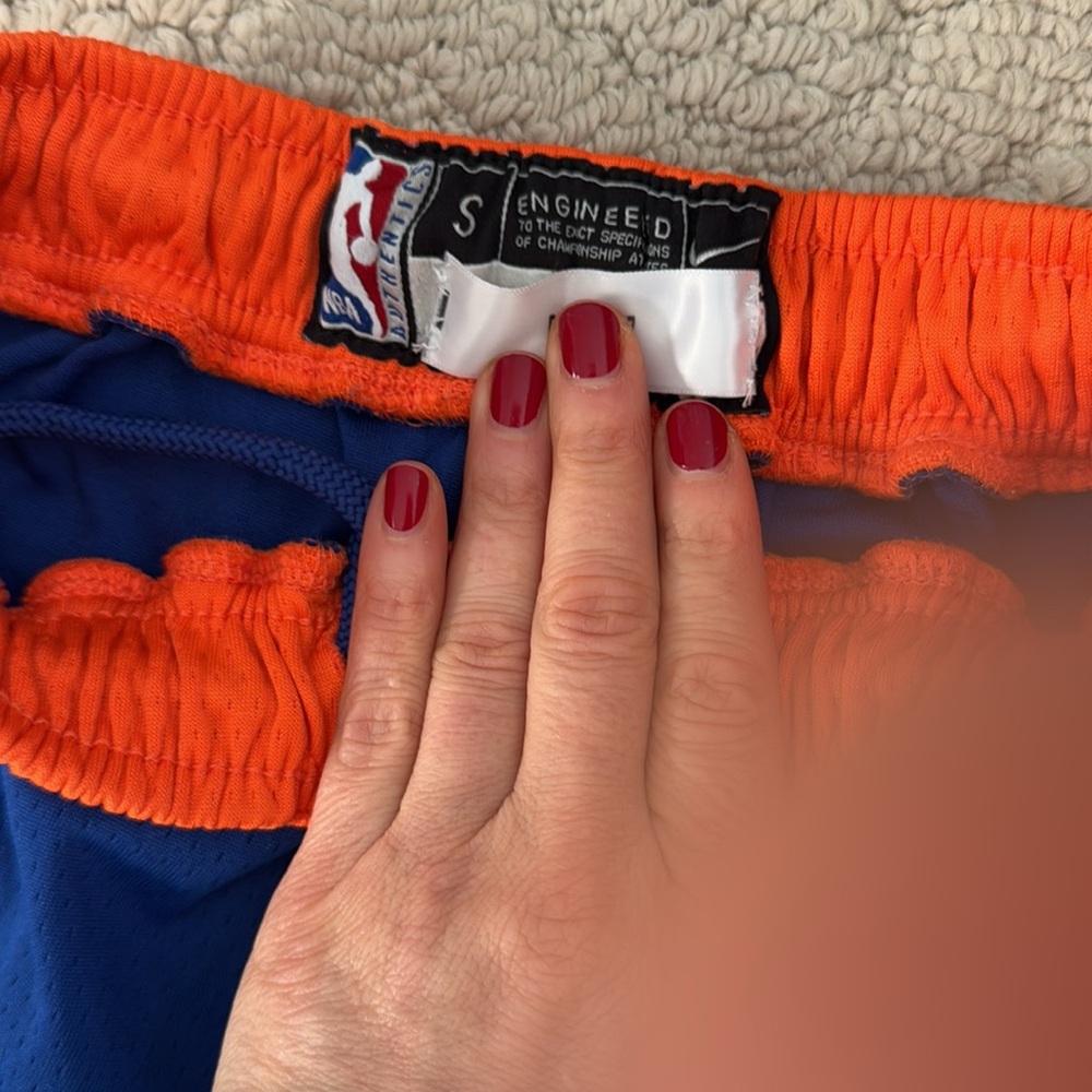 Go New York go New York go! Knicks kids shorts in excellent condition - Picture 2 of 6